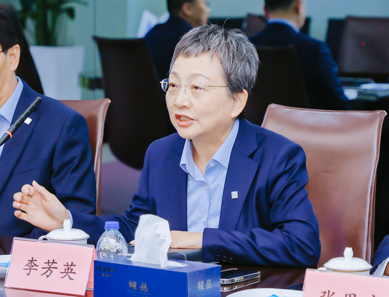 Öйúʯ»¯Ïòµ¼Áõ»áÓÑ¡¢ÕލÀ«Ò»ÐÐݰÁÙK1ÌåÓýÂÃÐп¼²ì(ͼ2) Öйúʯ»¯Ïòµ¼Áõ»áÓÑ¡¢ÕލÀ«Ò»ÐÐݰÁÙK1ÌåÓýÂÃÐп¼²ì(ͼ2)